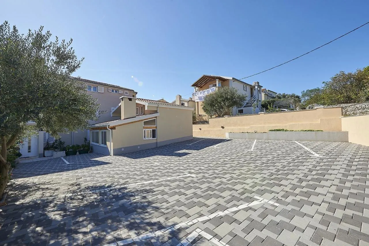 Apartment Mavarstica 17821A Trogir