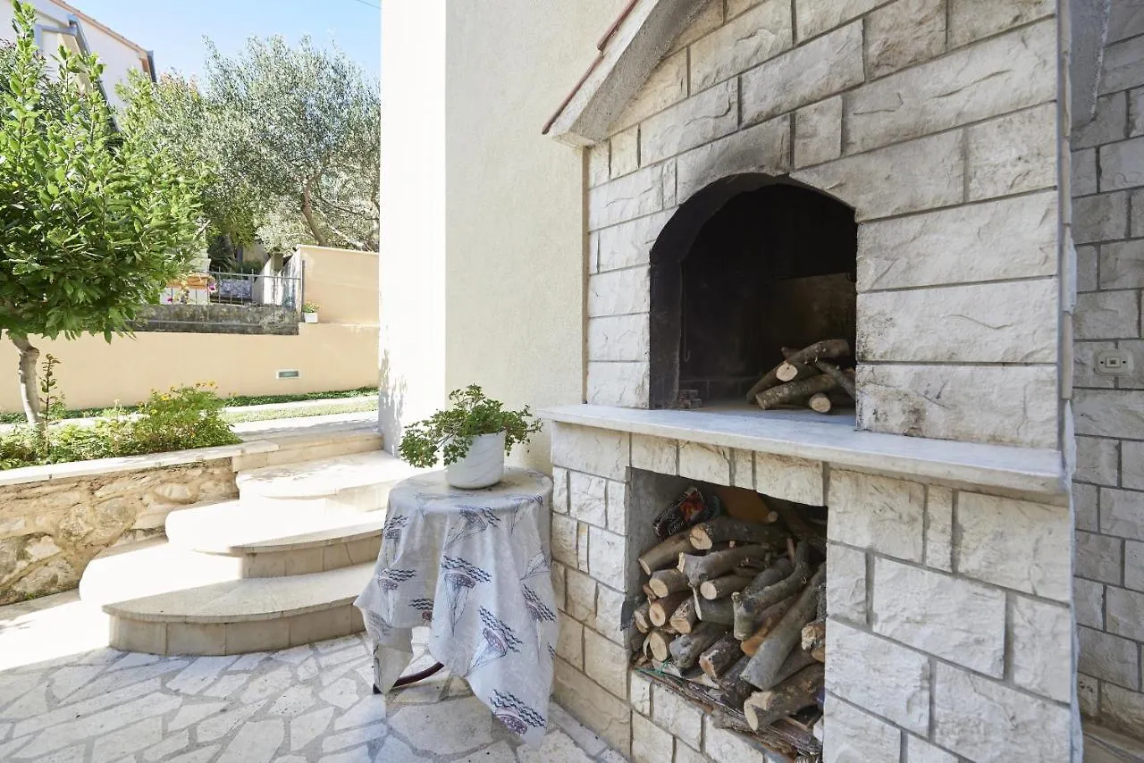 Apartment Mavarstica 17821A Trogir